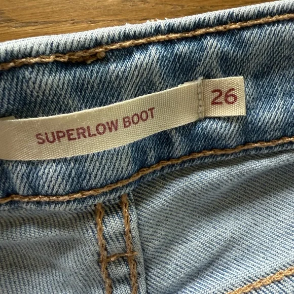 Levi’s Superlow Bootcut Jeans in Light Indigo Worn In - Size 26 - Picture 4 of 7